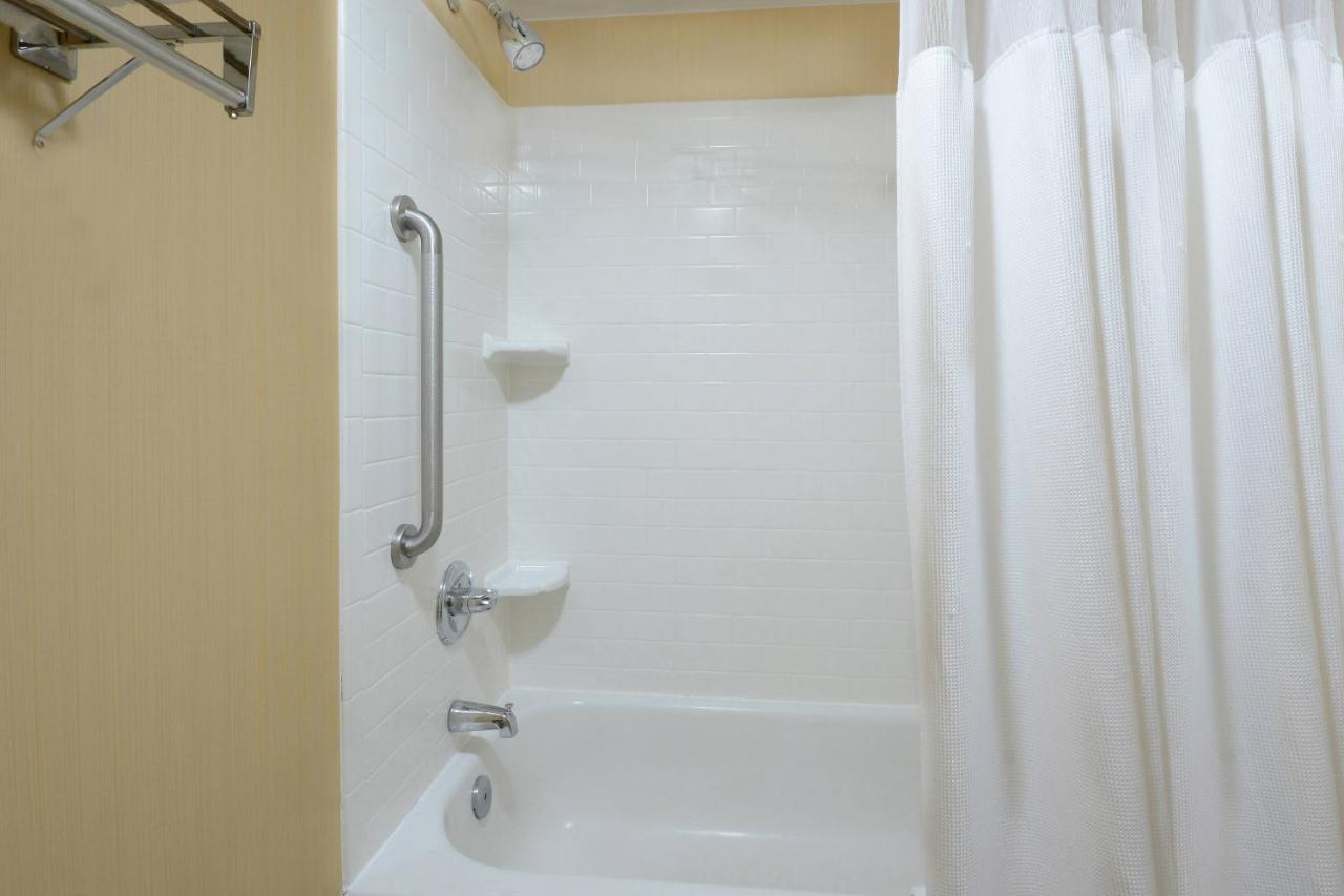 Fairfield Inn & Suites By Marriott Charlottesville North Kültér fotó